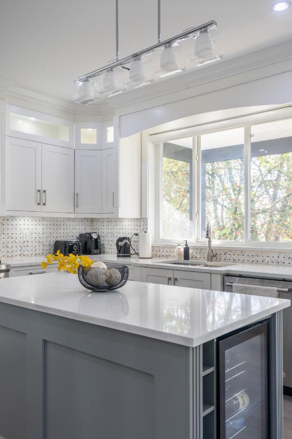 5-Star Luxury And Comfortable Home Нью-Вестминстер Экстерьер фото